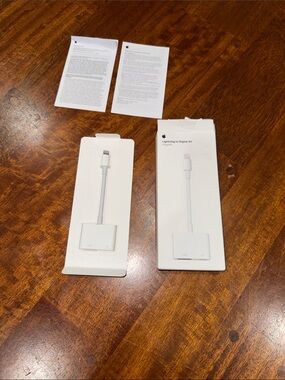 Apple | Cell Phones & Accessories | New And Never Used Apple Lightning ...